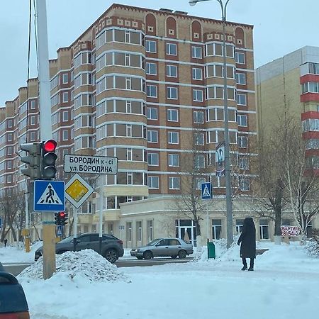 2-ухкомнатная современная новая квартира в центре города Костанай Экстерьер фото